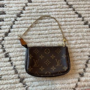 LV Mini Pochette